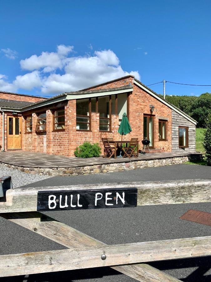 The Old Bull Pen Vila Abergavenny Exterior foto